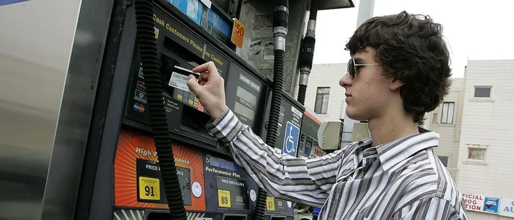Younger Americans Drive Increase in Credit Card Use as Living Expenses Tighten Budgets