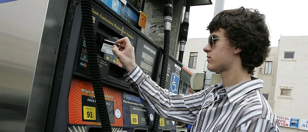 Younger Americans Drive Increase in Credit Card Use as Living Expenses Tighten Budgets